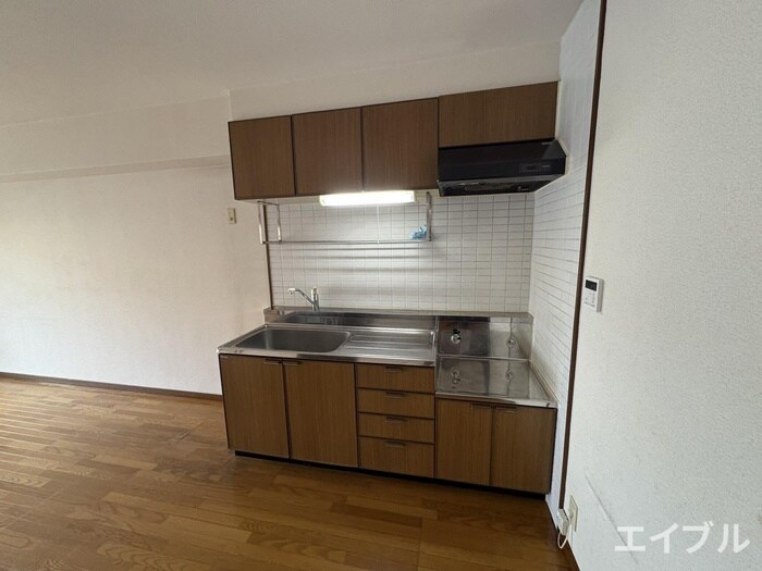 サンヒルズ春日の物件内観写真