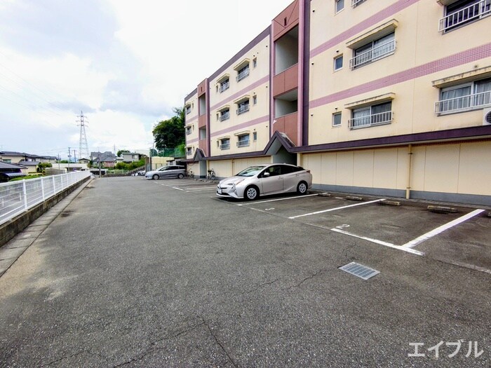 サンヒルズ春日の物件外観写真