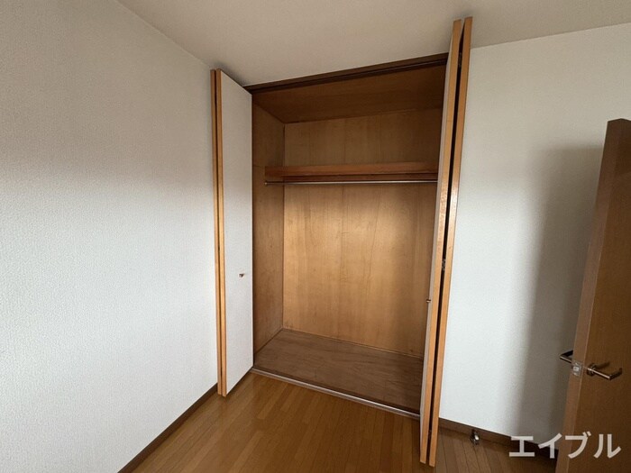 サンヒルズ春日の物件内観写真