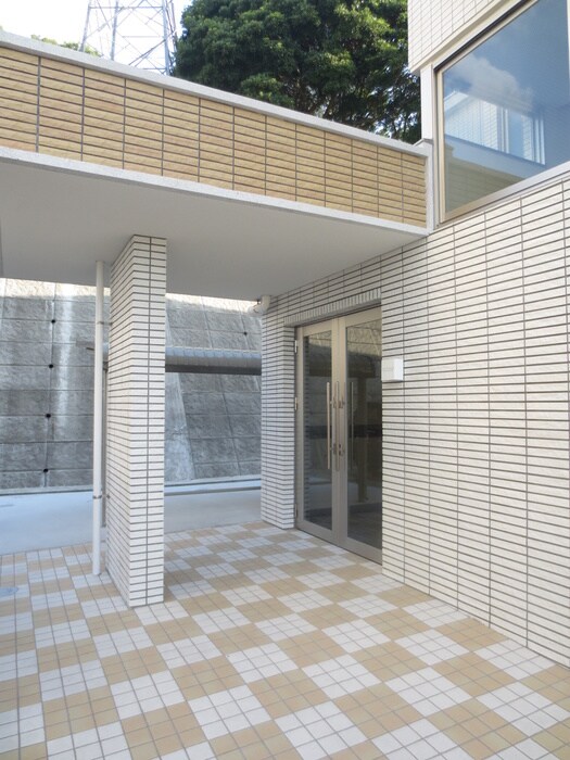 メープルハウスの物件外観写真