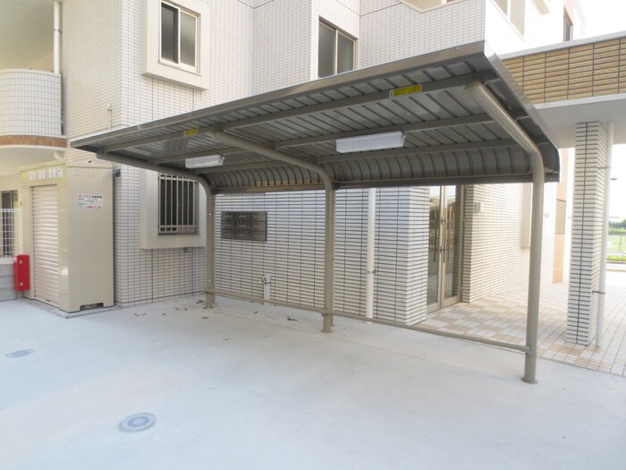 メープルハウスの物件外観写真