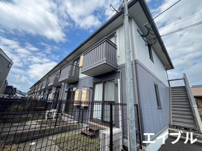 モナリエＩ′ＬＬの物件外観写真