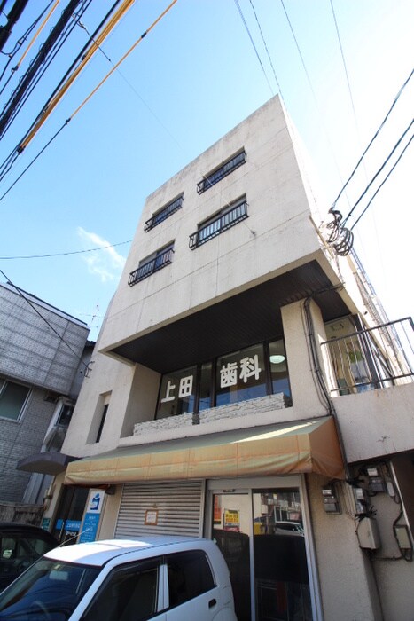 上田ビルの物件外観写真