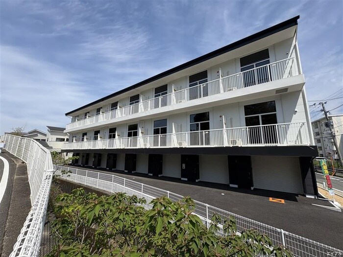 ガレージハウス青葉の物件外観写真