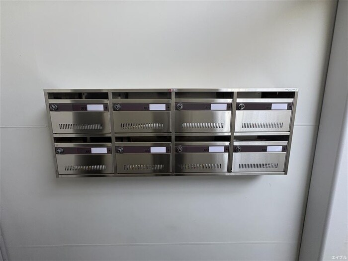 ガレージハウス青葉の物件外観写真