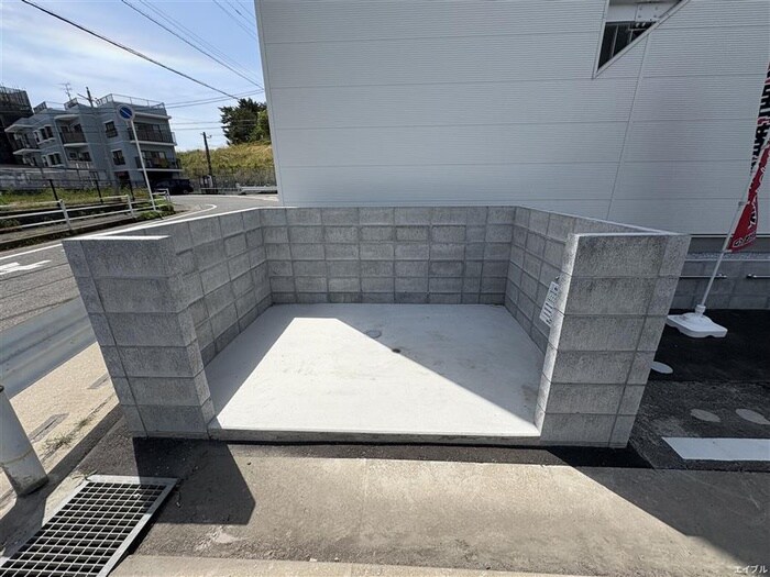 ガレージハウス青葉の物件外観写真