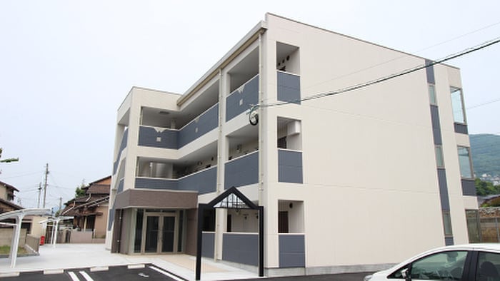 ソレイユ・ルヴァン赤坂の物件外観写真