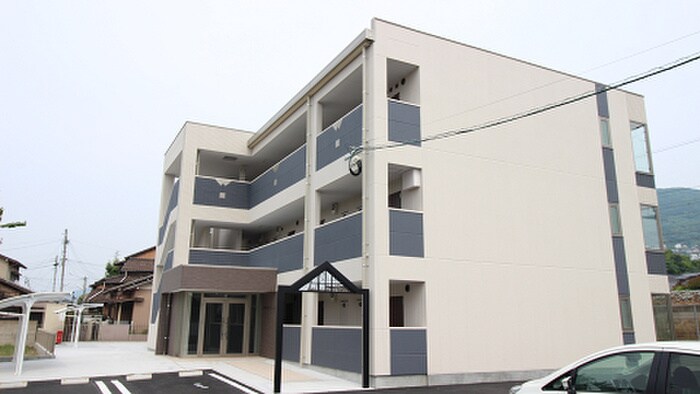 ソレイユ・ルヴァン赤坂の物件外観写真