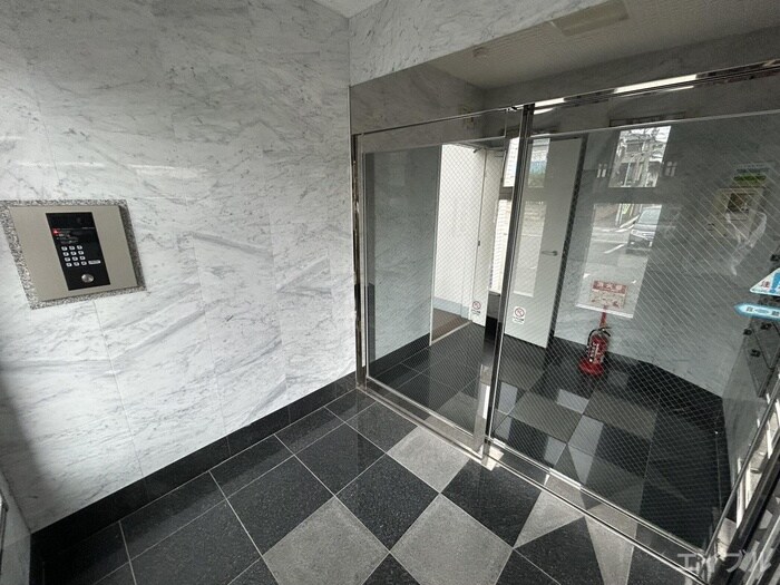 第６元木ビルの物件外観写真