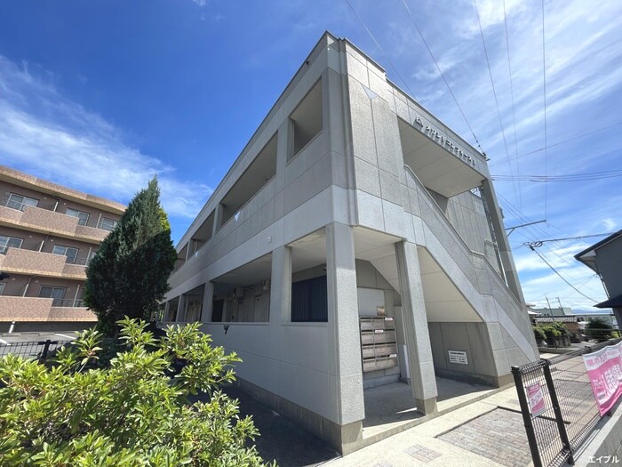 メゾンドコンフォースⅠの物件外観写真