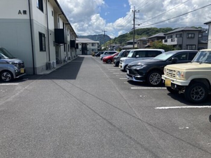 グランドール　Ｂ棟の物件外観写真