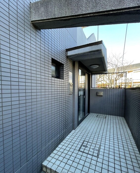 エステートモア諸岡の物件外観写真