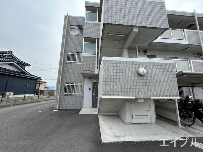 コモ－ドⅡの物件外観写真