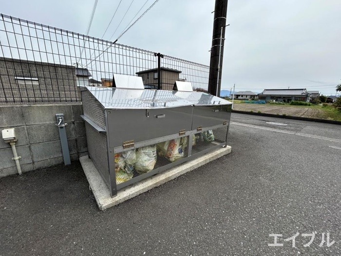 コモ－ドⅡの物件外観写真