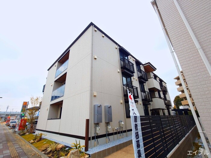 トリシア東大利の物件外観写真