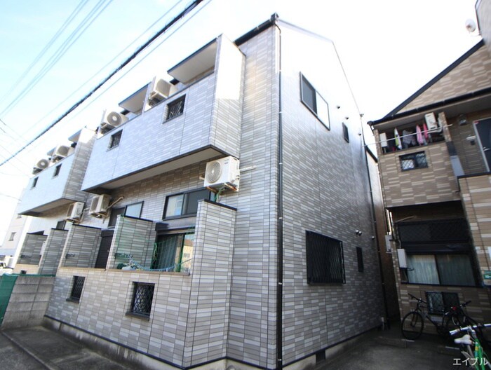 エミリーコート博多の物件外観写真