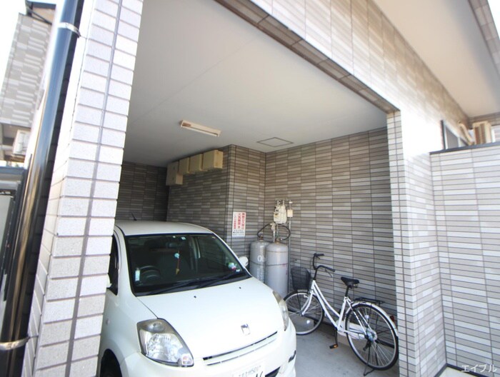 エミリーコート博多の物件外観写真