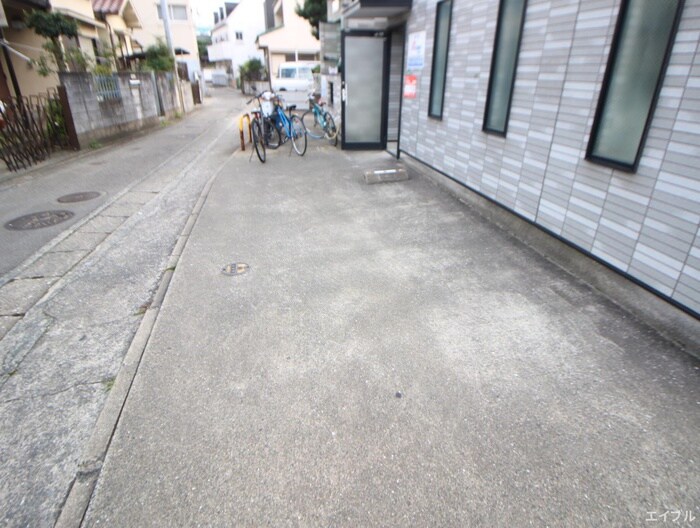 エミリーコート博多の物件外観写真