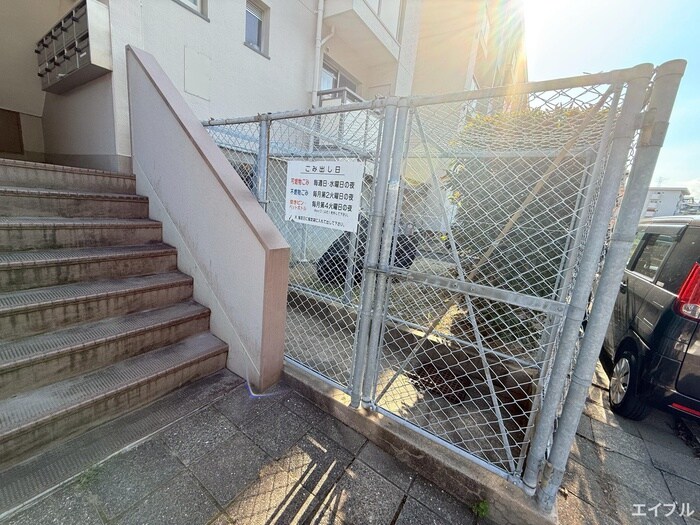 金久ビル３００棟の物件外観写真