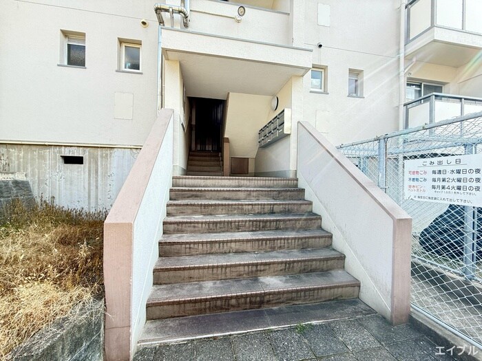 金久ビル３００棟の物件外観写真