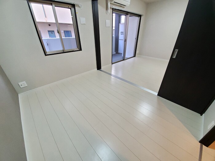 サンシャインタワー三萩野の物件内観写真