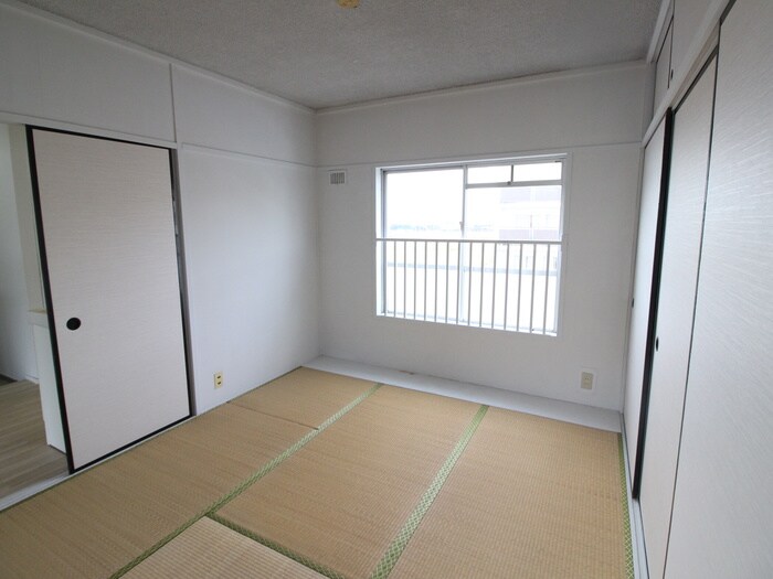 ヴィラナリー中間4号棟の物件内観写真