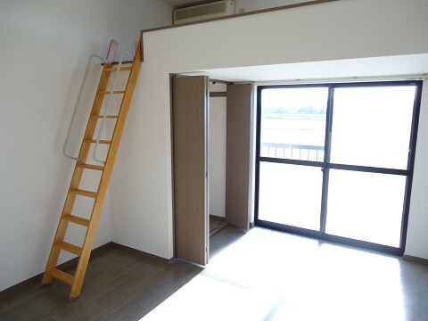 イーストスプリームⅢＢの物件内観写真