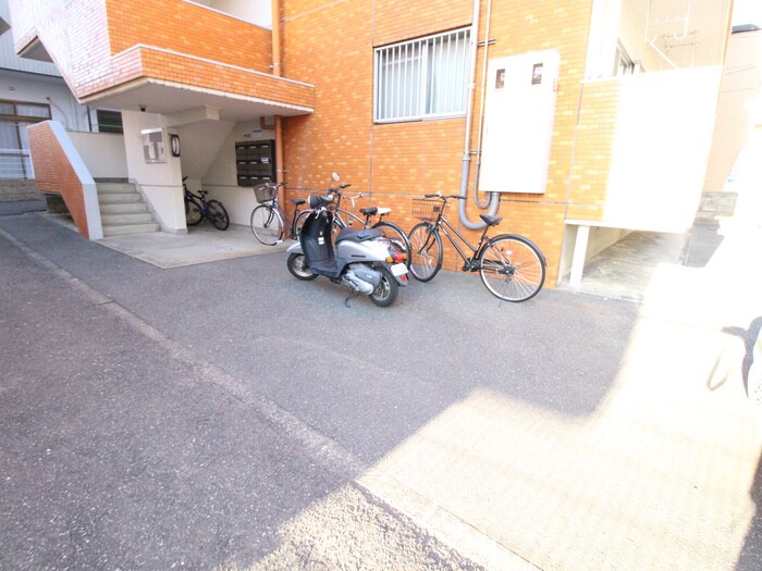 伊勢コーポの物件外観写真