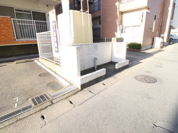 伊勢コーポの物件外観写真