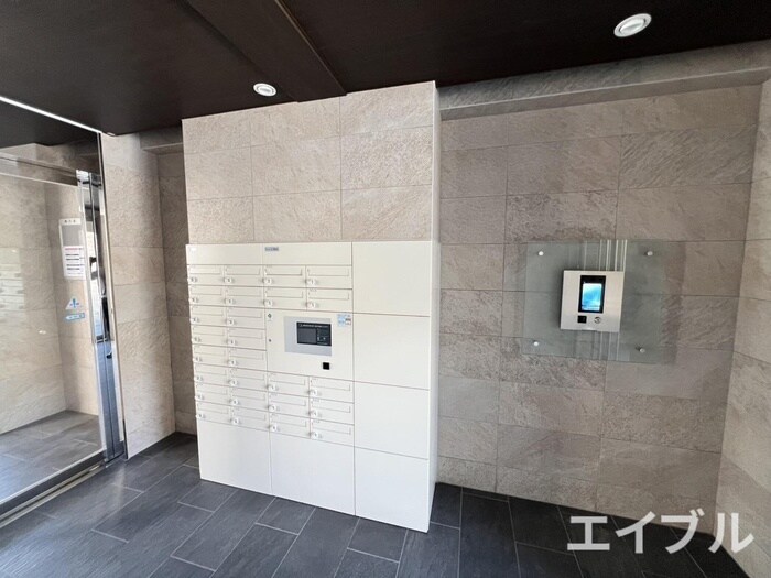 ラシュール・イン寺塚の物件外観写真