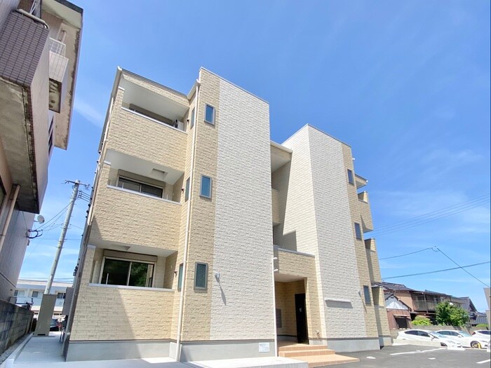 Regalestラフィエの物件外観写真