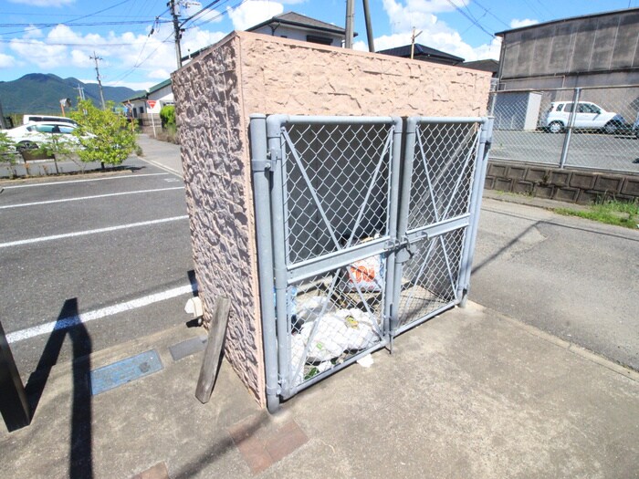 どんどんハウスⅡの物件外観写真