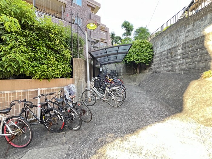 ヒルズ西赤坂(1Ｆ～4Ｆ)の物件外観写真