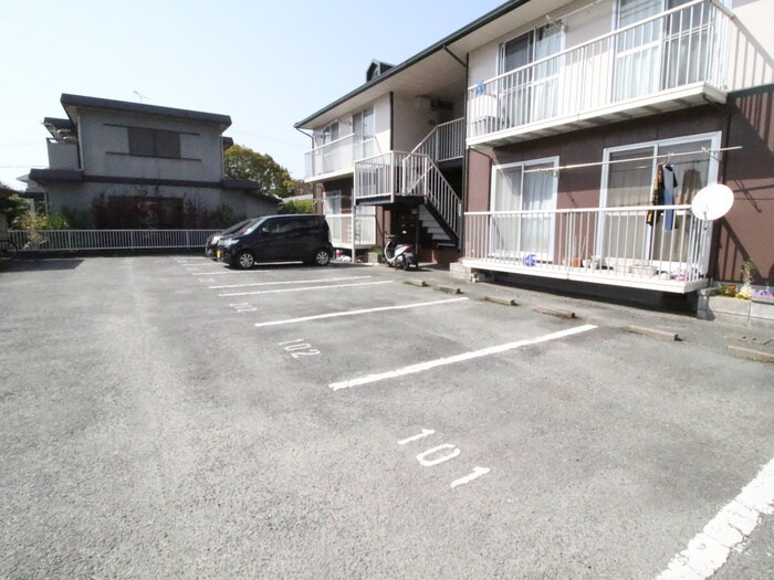 ルミエール７７の物件外観写真