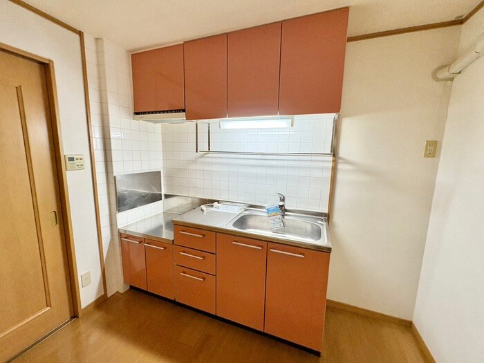 フィオ－レ長行西の物件内観写真