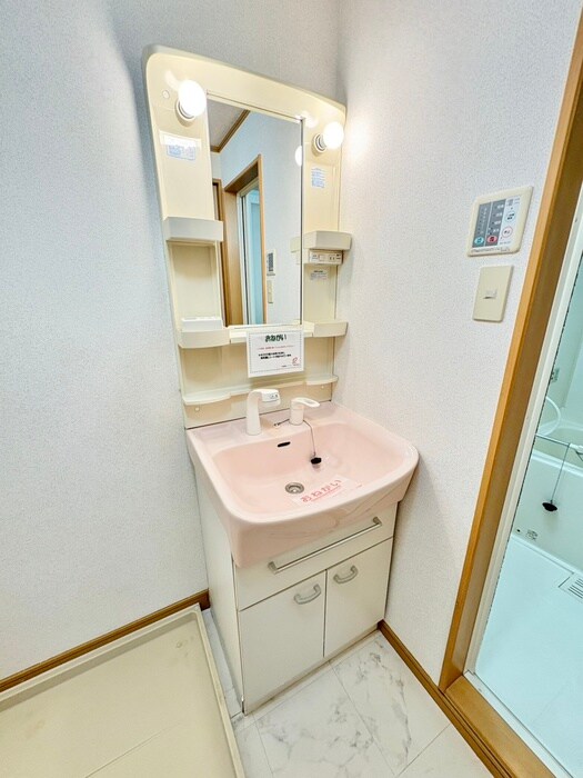 フィオ－レ長行西の物件内観写真