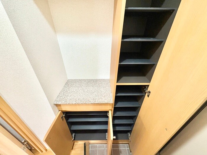 フィオ－レ長行西の物件内観写真