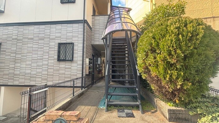 リリィハイツの物件外観写真