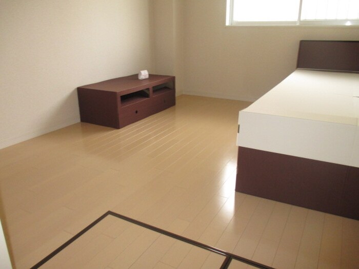 ルネスボナ－ルの物件内観写真