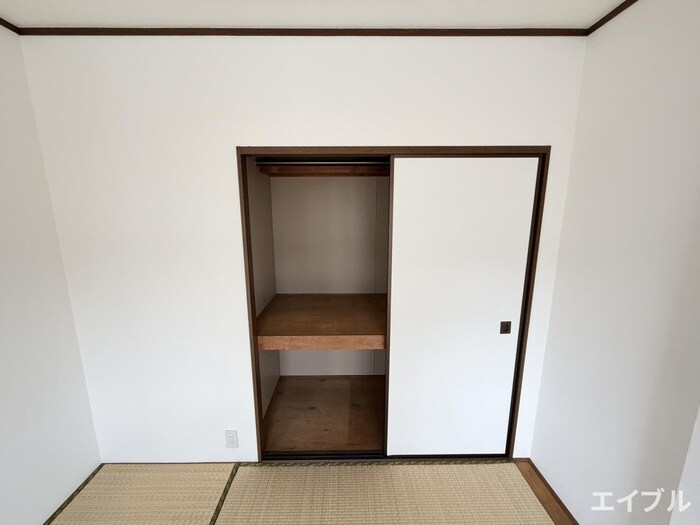 ホワイトヴィラ柏原Ⅰの物件内観写真