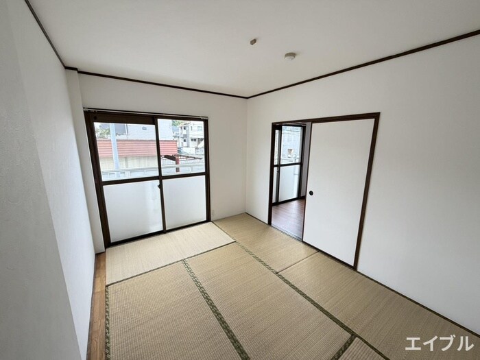 ホワイトヴィラ柏原Ⅰの物件内観写真