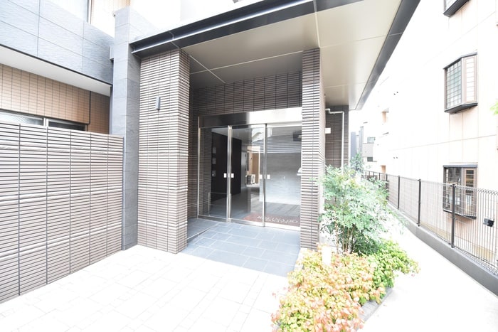 レフィナード博多の物件外観写真