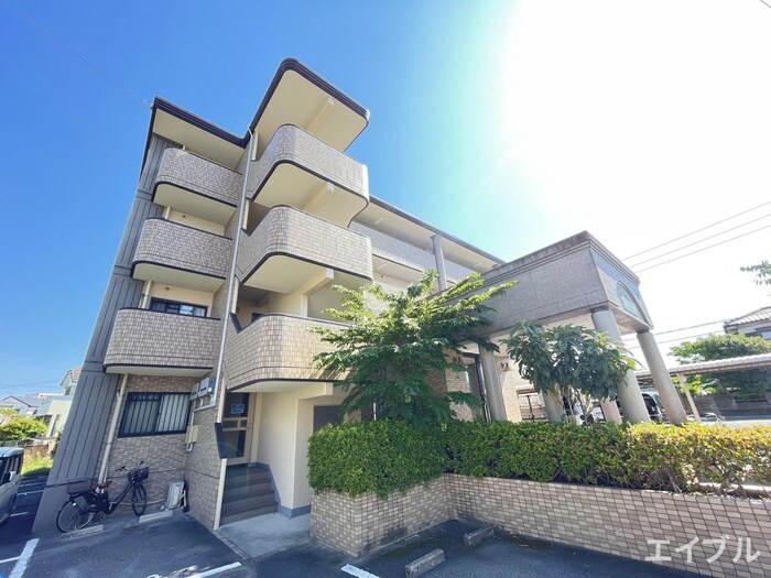 エステート杉塚の物件外観写真