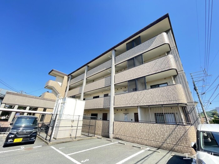 エステート杉塚の物件外観写真