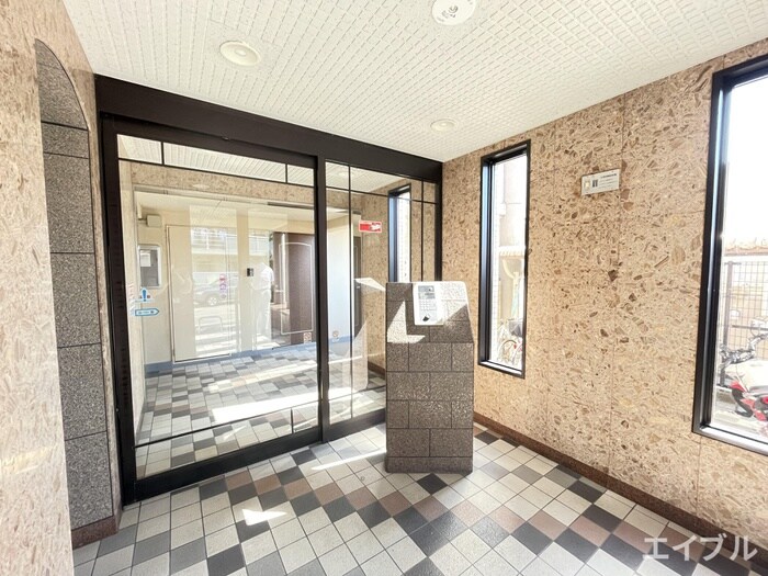 エステート杉塚の物件外観写真