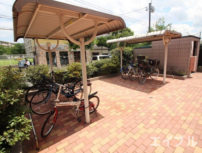 リバ－サイド塚田の物件外観写真