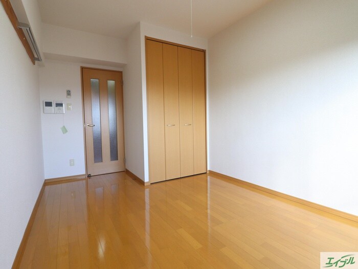 ロイヤルヒルズタワーの物件内観写真