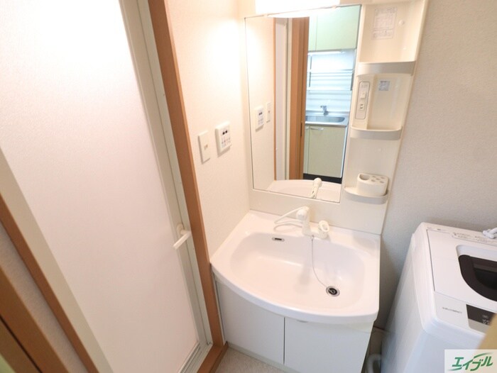 ロイヤルヒルズタワーの物件内観写真