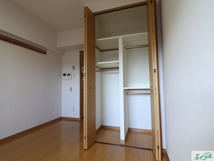 ロイヤルヒルズタワーの物件内観写真