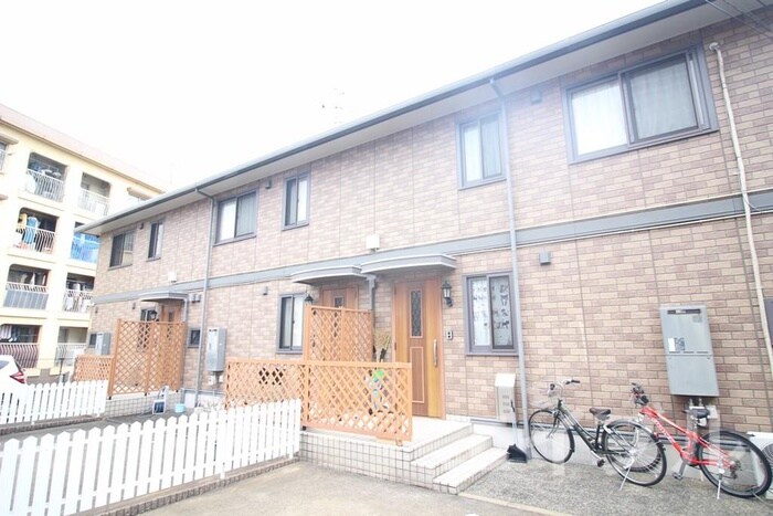 メゾン・ド・セルフィ－ユの物件外観写真